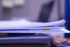 会社員が給料少ない状況から抜け出す方法は？