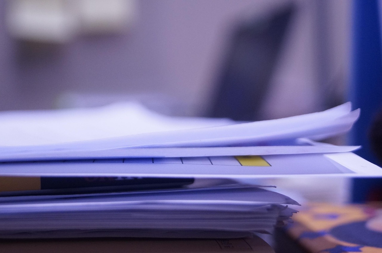 会社員が給料少ない状況から抜け出す方法は？