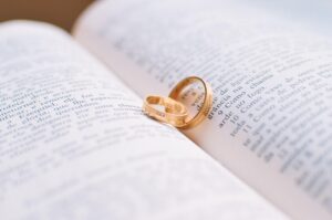 給料が少ないから結婚を諦めた人の悩みとは？