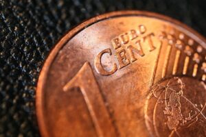 給料が少ないと貯金できない場合、どうすれば良いの？