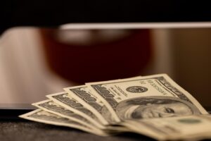 給料が少ない中で身につけるべきスキルの方法は？