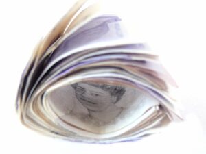 給料が少ない時に副業で稼ぐための手順は？
