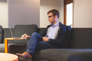 給料が低い会社で働くあなたにおすすめの対策は？